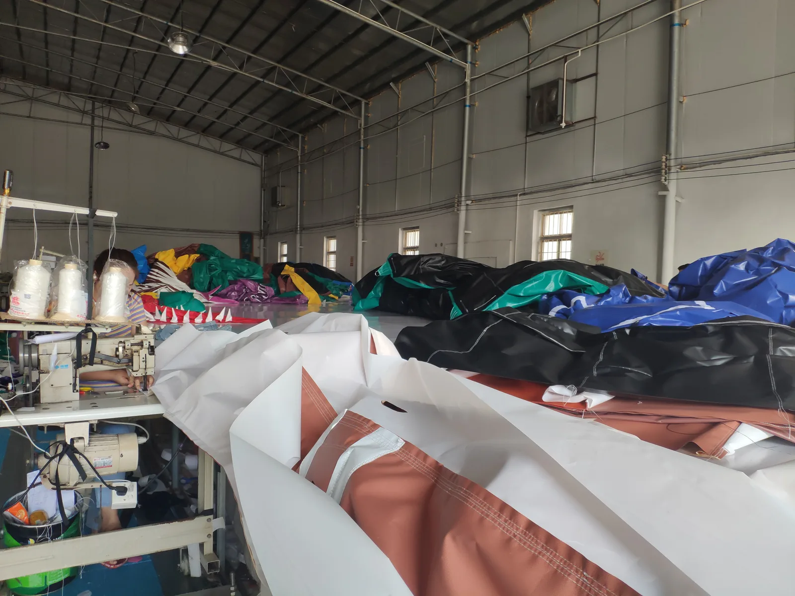 Commercial inflatable sewing workmanship supporting repairability and after-sales service
