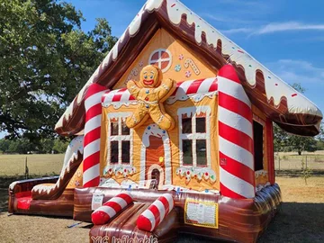 Gingerbread Bounce House with Slide play layout