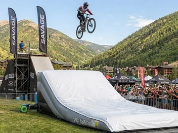 Freestyle Airbag Landing front view